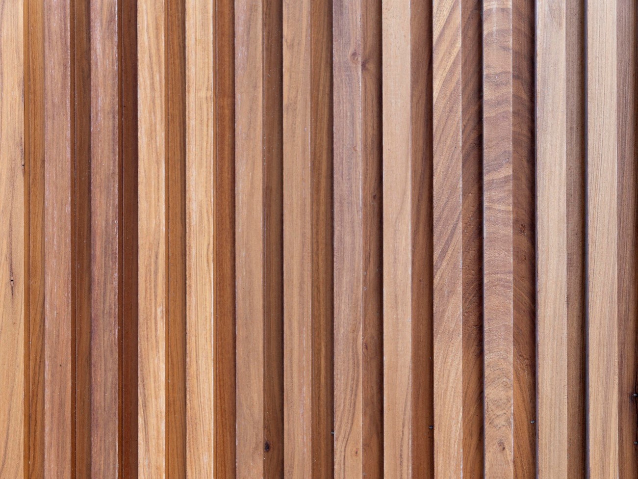 Vertical Wooden cladding in dark brown